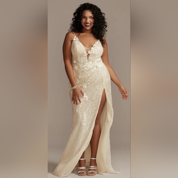 Wedding dress - Picture 10 of 11